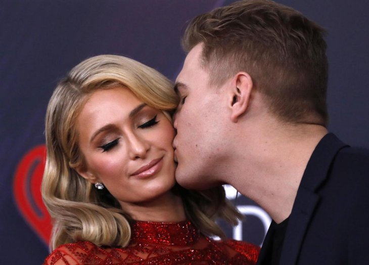 Періс Хілтон прилетіла до України з нареченим