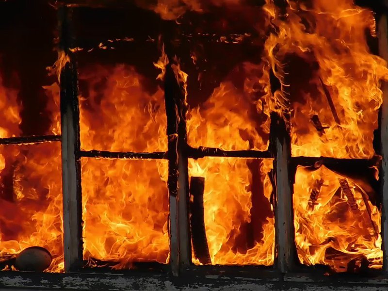 На Стрийщині понад п’ять годин гасили столярний цех