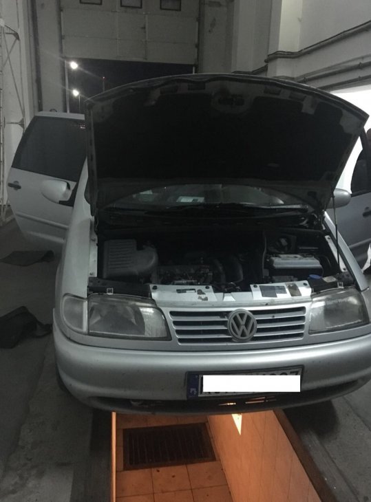 На Львівщині прикордонники затримали контрабандиста з вісьмома кілограмами бурштину