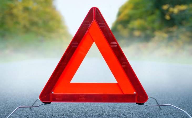 На Львівщині авто злетіло у кювет: двоє загиблих, один – в реанімації