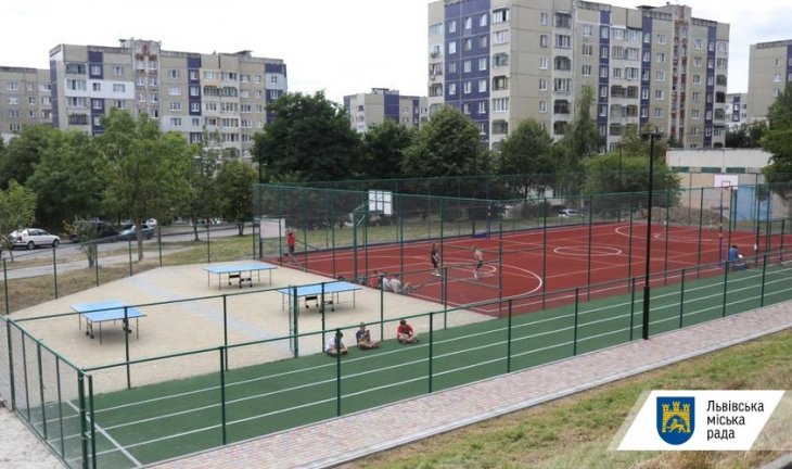 Уже з вересня львівська школа №13 матиме новий спортивний майданчик