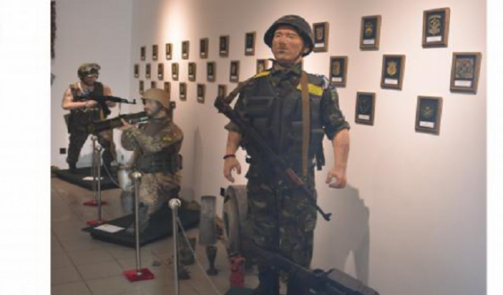 У Львові відкрили виставку військових одностроїв
