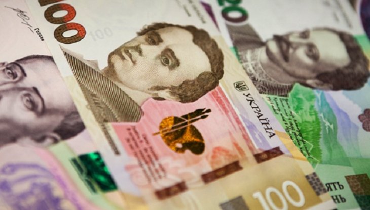 Нацбанк зміцнив гривню до 28,12