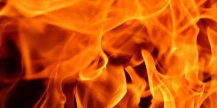 У Львові рятувальники гасили пожежу в квартирі