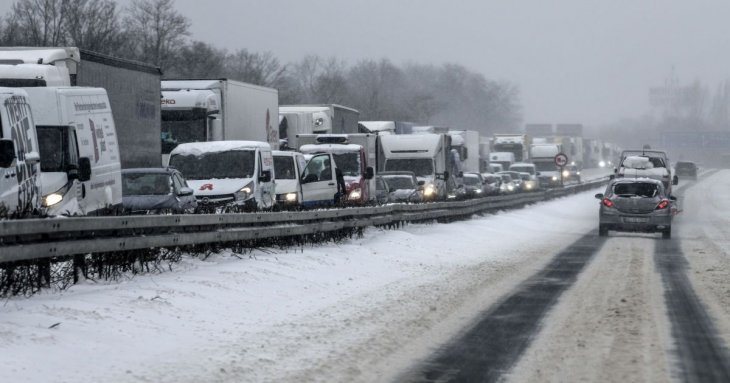 На Львівщині тимчасово призупинили проїзд для великогабаритного транспорту на усіх дорогах місцевого значення