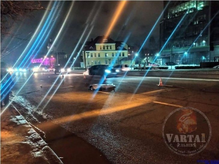 Подвійна ДТП у Львові: під час оформлення смертельної автопригоди, у “BMW” в’їхало ще одне авто