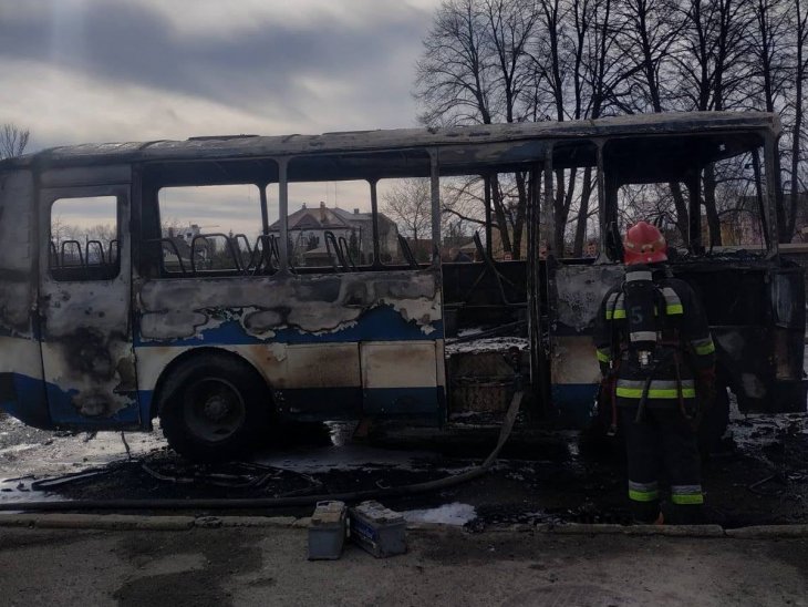 На Львівщині під час руху загорівся рейсовий автобус: є постраждалий